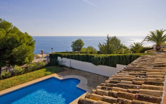 Villa - 4 Bedrooms with Pool, WiFi and Sea views - 105045
