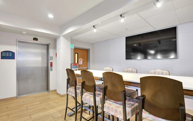 Executive Residency by Best Western Navigator Inn & Suites