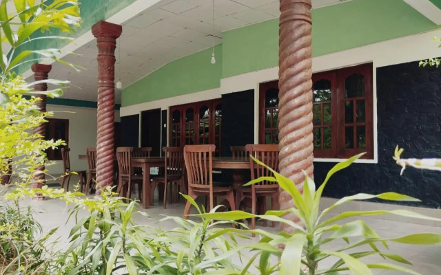 Aura Holiday Inn