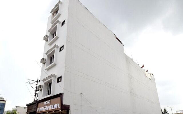 Oyo 16629 Hotel Jp International