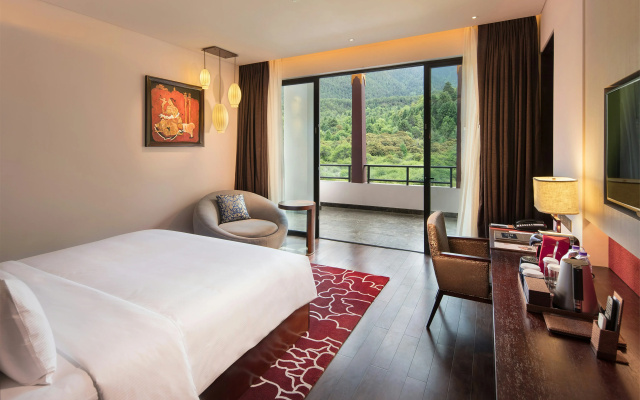 Hilton Linzhi Resort
