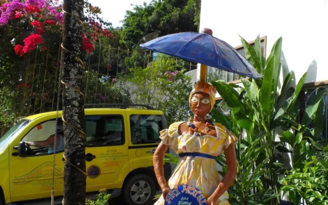 Aos Sinos dos Anjos Art Hotel