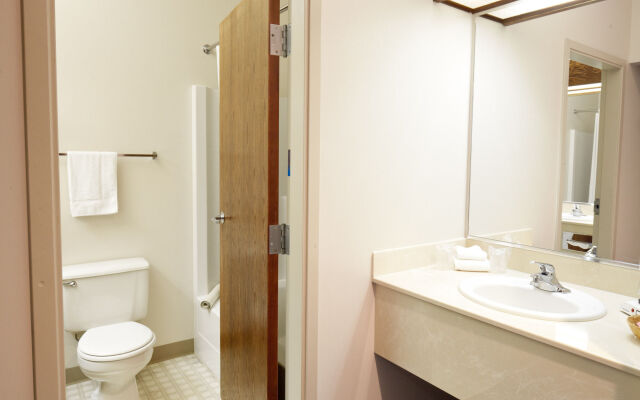 Benny's Colville Inn