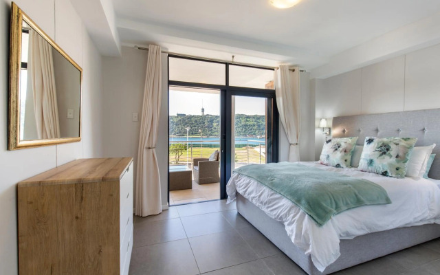 uSHAKA WATERFRONT - SPACIOUS SUBLIME STUNNER