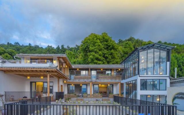 Sanwanli Senlv Designer Homestay (Tengchong Heshun Ancient Town)