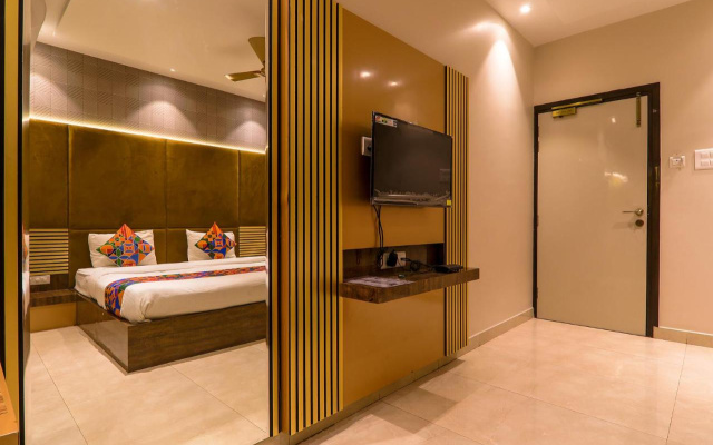 FabHotel Maya Crystal