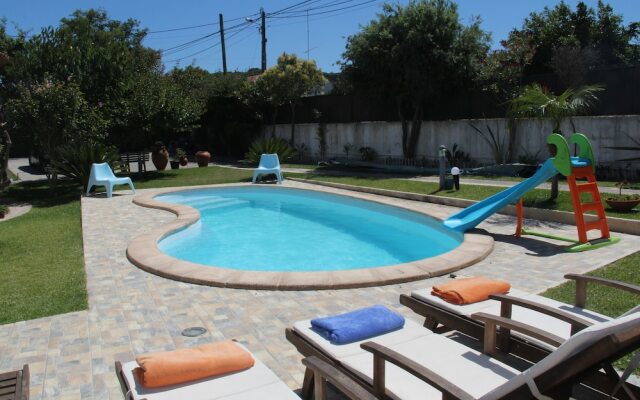 Sesimbra Stylish Villa by Homing