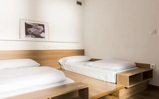 Albergue La Yalga - Hostel
