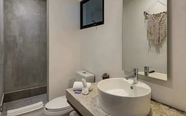 Studio With Great Rooftop Pool