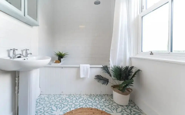 Host Stay Centurion House