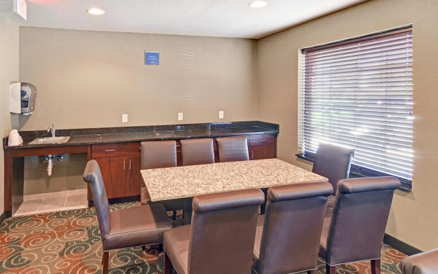 Cobblestone Inn & Suites – Big Lake