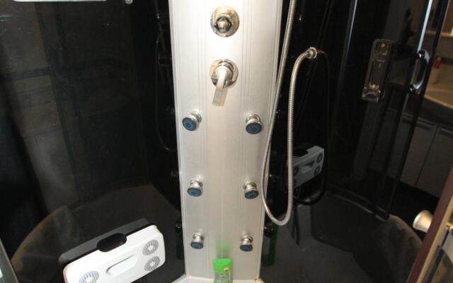 Tverskaya Street (Тверская Стрит) на улице Садовая-Триумфальная 4-10