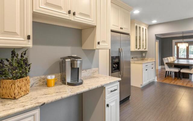 Gorgeous Downtown Bungalow, Walk Everywhere!!!