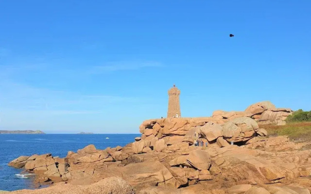 Logis Hôtel Saint-Guirec et de la Plage