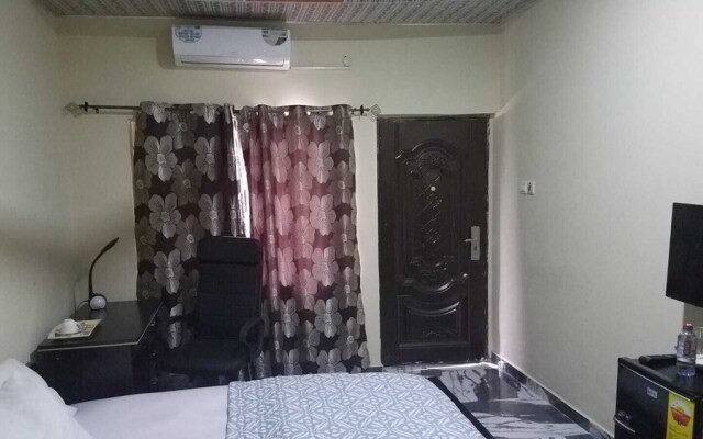 Bright Hotel & Suites