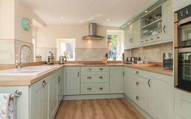 3 Lowerbourne Terrace