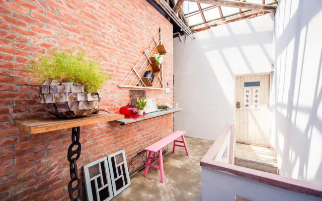 Tainan Weshare Hotel