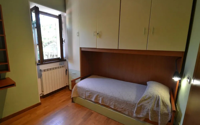 Lovely Farmhouse in Castiglione di Garfagnana with Hot Tub