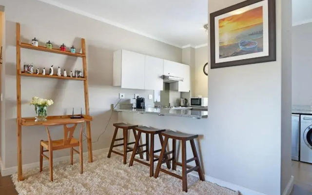 Penguin Haven . Luxury 2 bedroom, Boulders Beach.