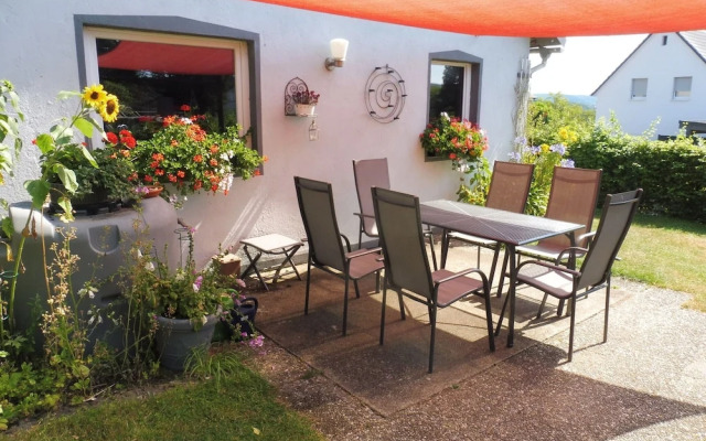 Spacious Apartment in Pracht near Forest