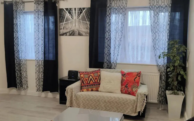 Stunning 2-bed Apartment in London Dagenham