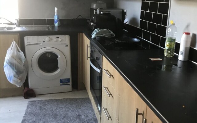 Contractor Accomodation 3-bed House in Liverpool