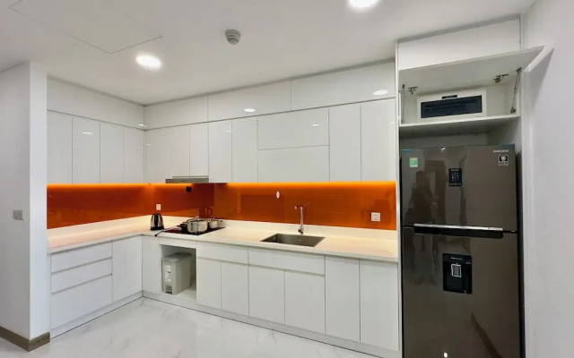 DongDong Apartment in Sunwah Pearl