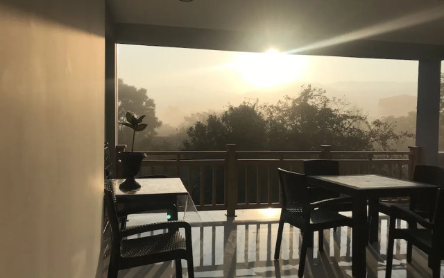 Отель Topical house