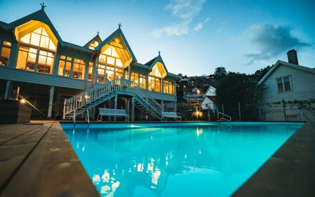 Hofslund Fjord Hotel