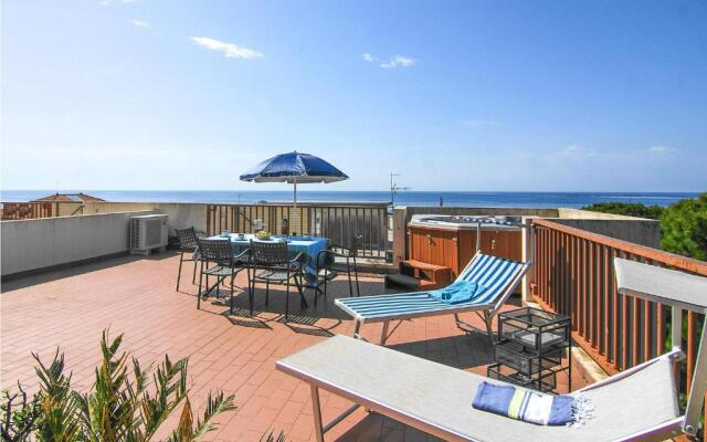 Nice apartment in Lavagna with 2 Bedrooms and WiFi