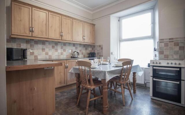 Connaught House - 2 Bedroom Apartment - Tenby