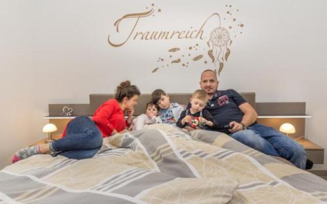 Am Schlosspark 2 - [#76207]