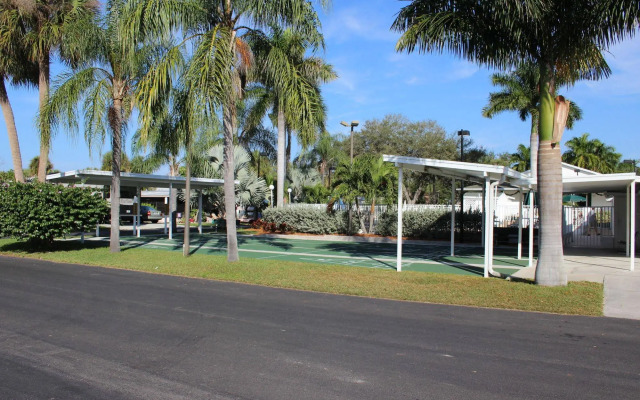 Groves RV Resort