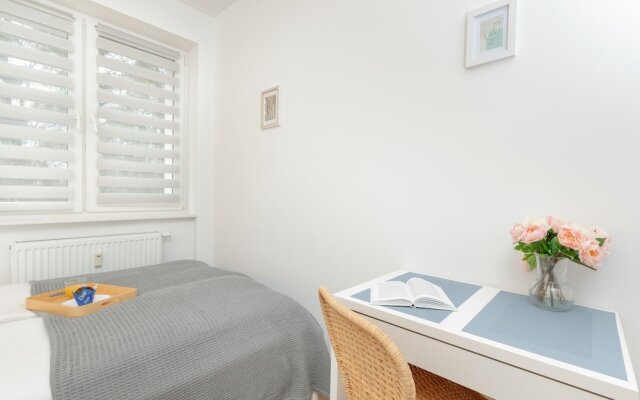 Charming Apartment in Gdynia by Renters