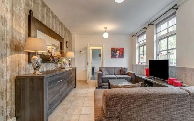 Cosy Apartment in Sint Maartensbrug Near the Beaches