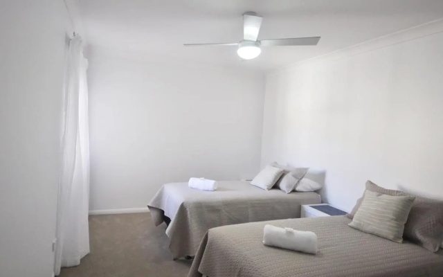 Bellissimo - 2 Bedroom apartment in the Sylvan Beach Resort! – Guest Rooms – Bellara