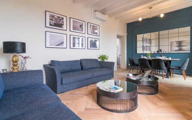 Liceu in Barcelona with 2 bedrooms and 1 bathrooms
