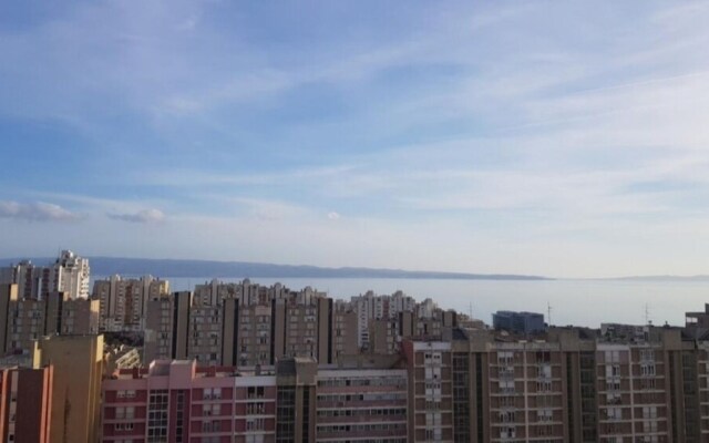 LEILANI -Stunning view apartment near the center!
