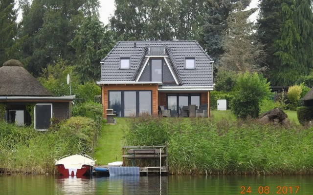 Schaal Lake Residence