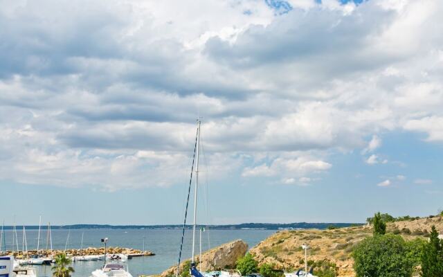 Bluemarine Apartment