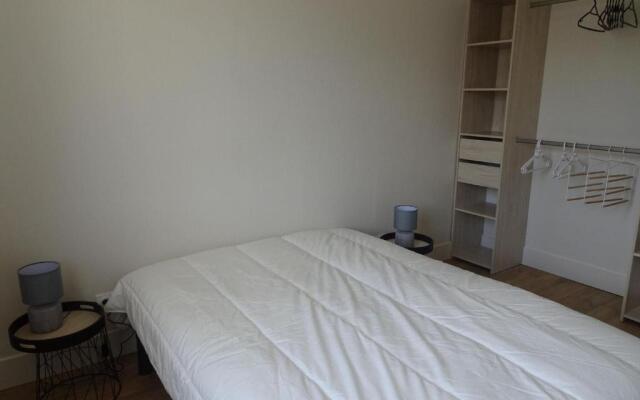 Comfortable Bungalow, Pink Granite Coast