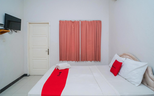 RedDoorz near Rumah Sakit Baptis Kediri