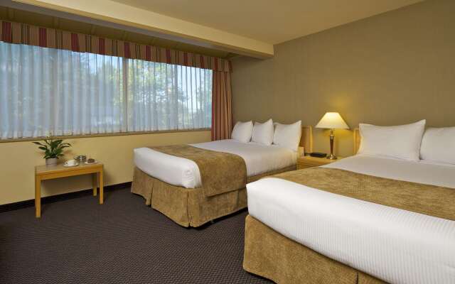 Coast Tsawwassen Inn