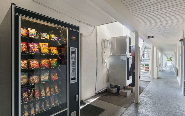 Motel 6 Livingston, TX