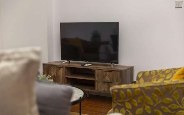 1-80 Collection Apt 101
