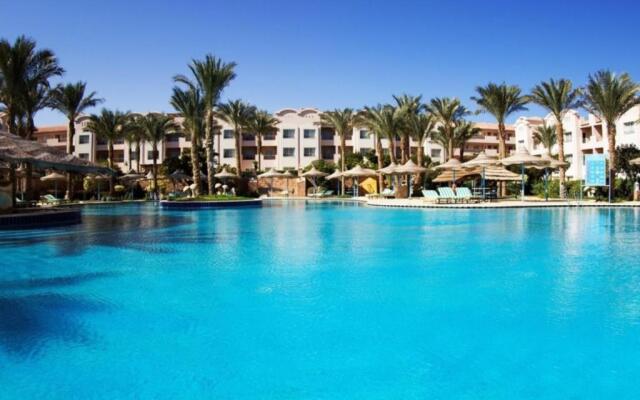 Designer Studio With Amazing Views of the Red Sea!