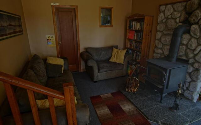 Up The Creek Backpacker's Lodge