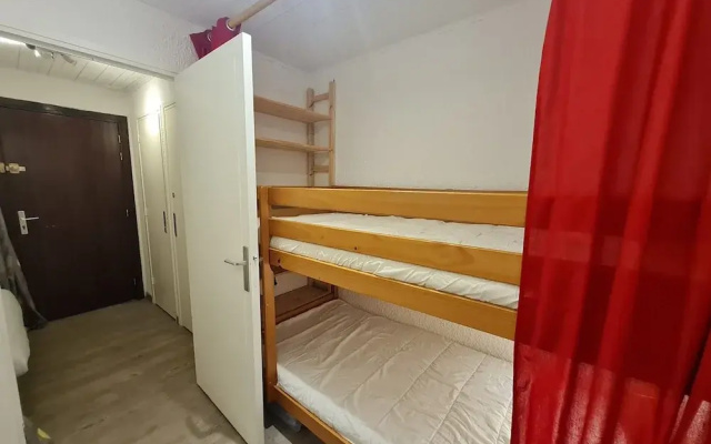 Bright Third-floor Apartment