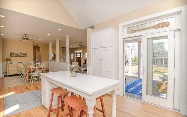 Stunning 5 Bdr, Walk to York Harbor Beach!