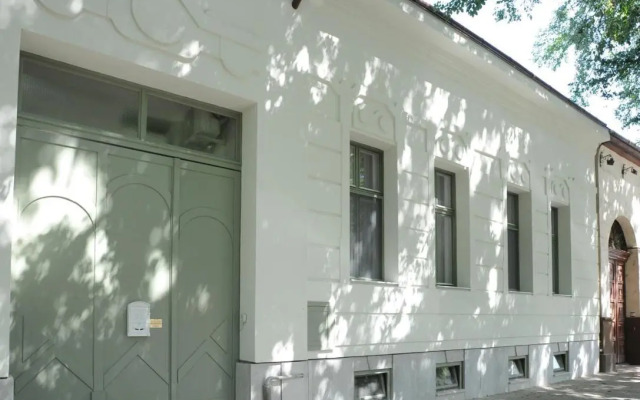 M37 Apartman
